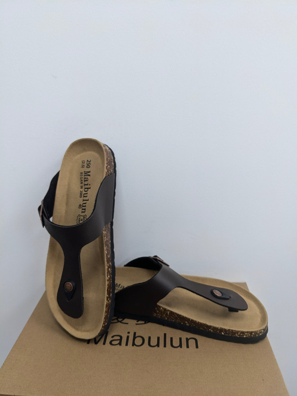 Maibulun | T-Strap Chocolate