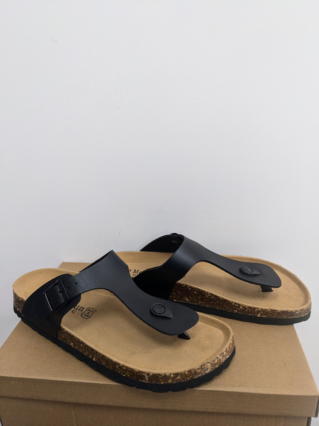 Maibulun | T-Strap Black