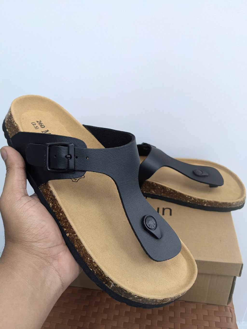 Maibulun | T-Strap Black