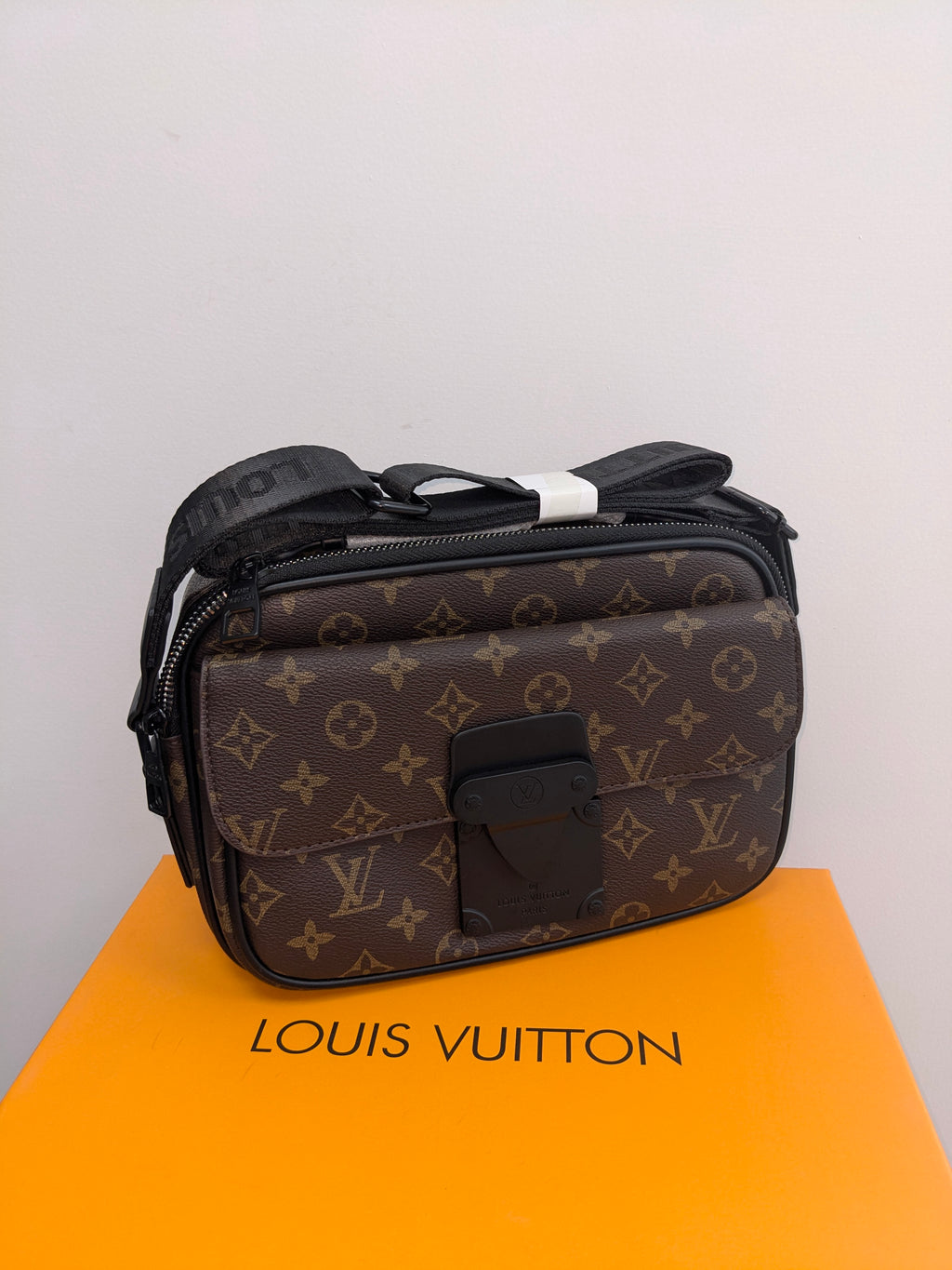 L0uis Vuitt0n Mon0gram Macassar S Lock Messenger Bag Brown